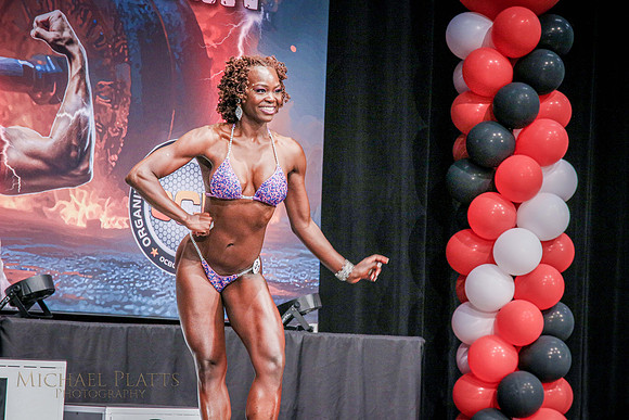 2025 MoM side-5934